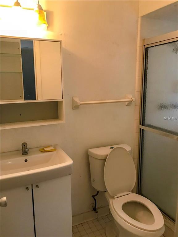 610 E MAGNOLIA STREET, KISSIMMEE, Florida 34744, 4 Bedrooms Bedrooms, 7 Rooms Rooms,2 BathroomsBathrooms,Residential,For sale,MAGNOLIA,S4857038