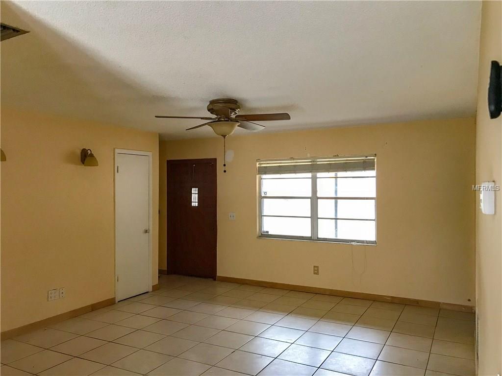 610 E MAGNOLIA STREET, KISSIMMEE, Florida 34744, 4 Bedrooms Bedrooms, 7 Rooms Rooms,2 BathroomsBathrooms,Residential,For sale,MAGNOLIA,S4857038