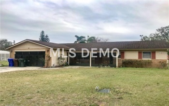 610 E MAGNOLIA STREET, KISSIMMEE, Florida 34744, 4 Bedrooms Bedrooms, 7 Rooms Rooms,2 BathroomsBathrooms,Residential,For sale,MAGNOLIA,S4857038