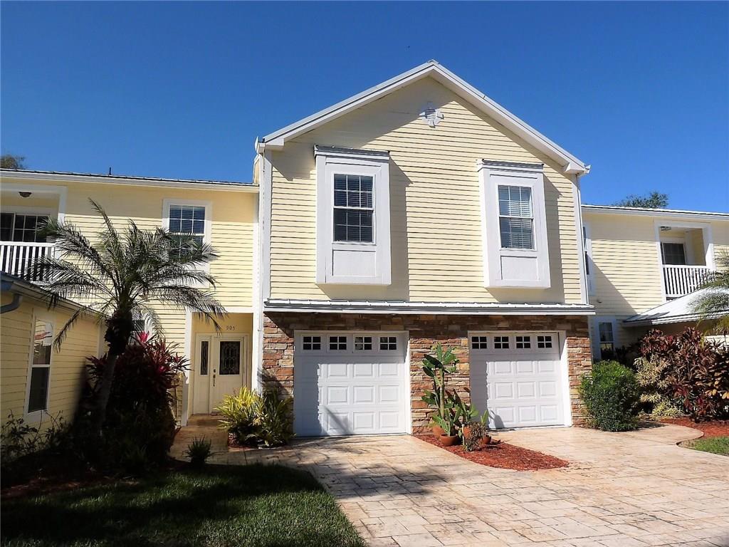 905 WOODBRIDGE COURT, SAFETY HARBOR, Florida 34695, 3 Bedrooms Bedrooms, 7 Rooms Rooms,2 BathroomsBathrooms,Residential,For sale,WOODBRIDGE,U7846698