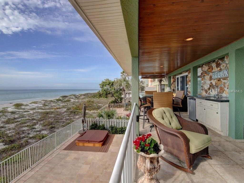 72 GULF BOULEVARD, INDIAN ROCKS BEACH, Florida 33785, 4 Bedrooms Bedrooms, 3 Rooms Rooms,3 BathroomsBathrooms,Residential,For sale,GULF,U7846932