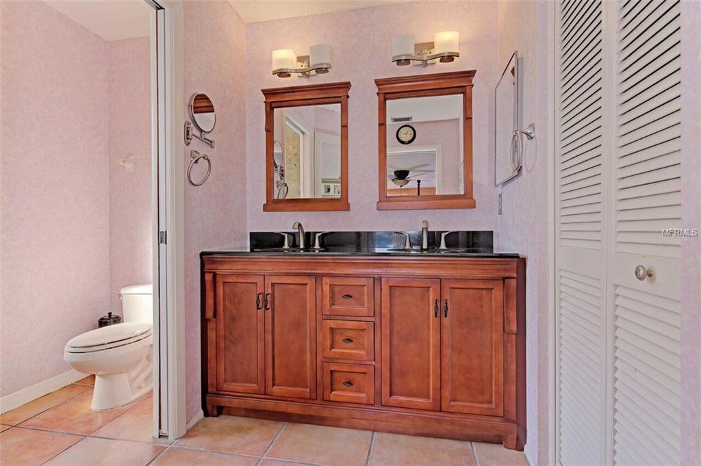 3871 EASTON STREET, SARASOTA, Florida 34238, 4 Bedrooms Bedrooms, 10 Rooms Rooms,3 BathroomsBathrooms,Residential,For sale,EASTON,A4206004