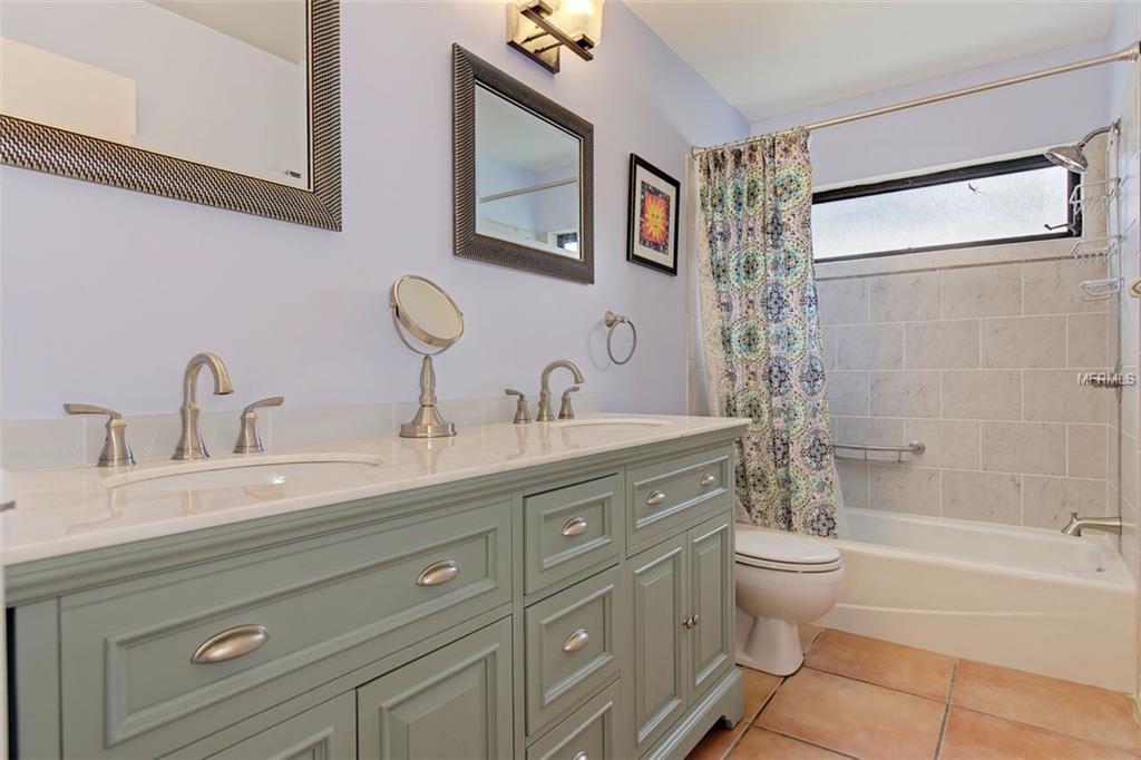 3871 EASTON STREET, SARASOTA, Florida 34238, 4 Bedrooms Bedrooms, 10 Rooms Rooms,3 BathroomsBathrooms,Residential,For sale,EASTON,A4206004