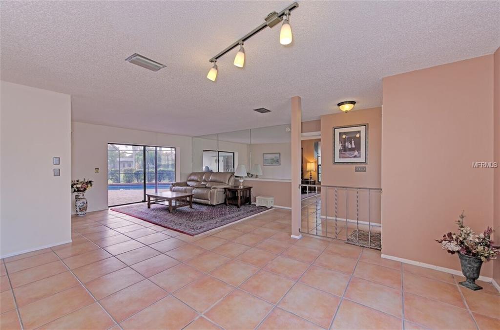 3871 EASTON STREET, SARASOTA, Florida 34238, 4 Bedrooms Bedrooms, 10 Rooms Rooms,3 BathroomsBathrooms,Residential,For sale,EASTON,A4206004