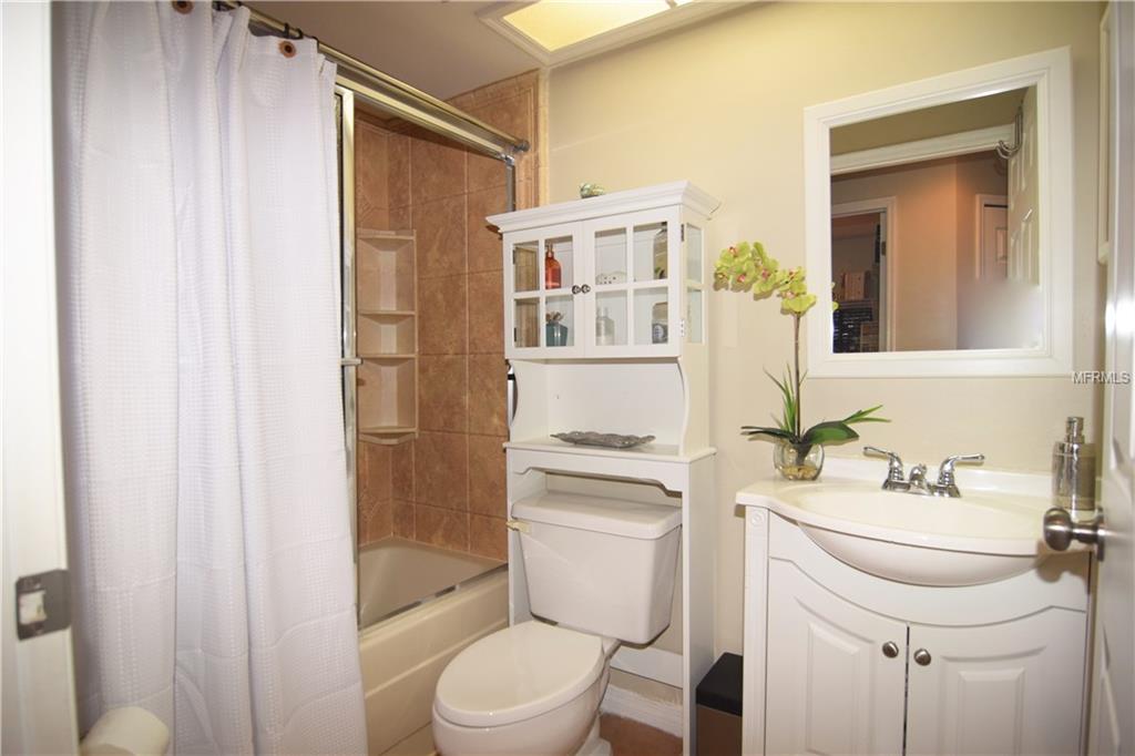 454 DATE PALM COURT NE, ST PETERSBURG, Florida 33703, 3 Bedrooms Bedrooms, 7 Rooms Rooms,2 BathroomsBathrooms,Residential,For sale,DATE PALM,U7843914