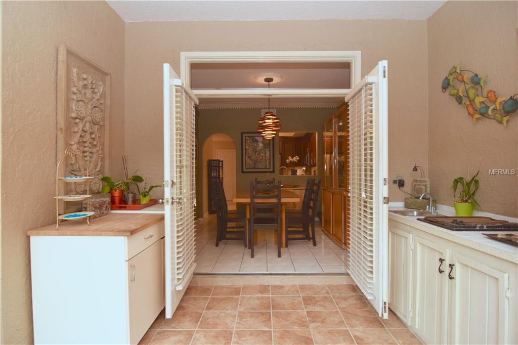 454 DATE PALM COURT NE, ST PETERSBURG, Florida 33703, 3 Bedrooms Bedrooms, 7 Rooms Rooms,2 BathroomsBathrooms,Residential,For sale,DATE PALM,U7843914