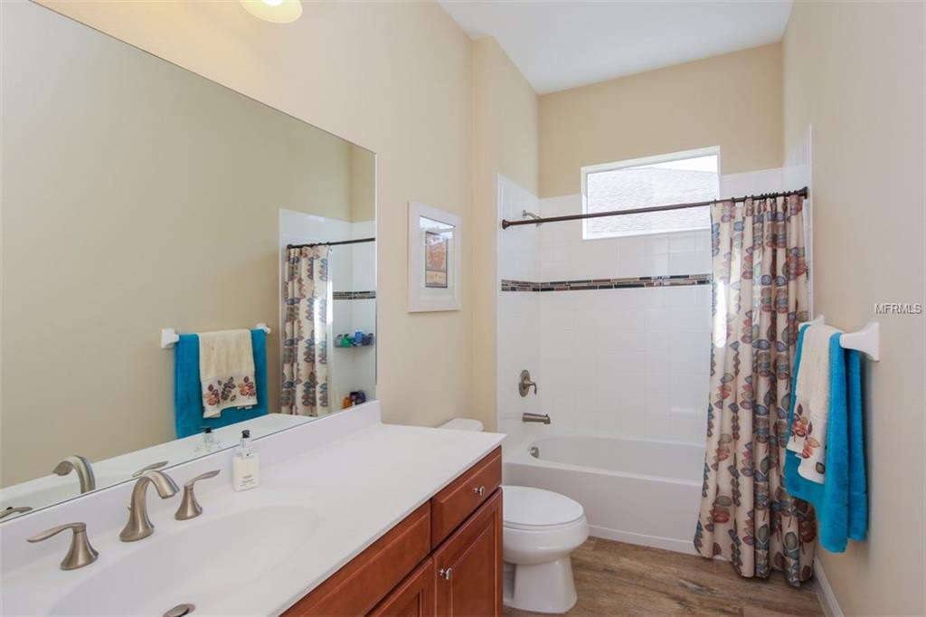 1938 CROOKED LAKE CIRCLE, BRADENTON, Florida 34211, 3 Bedrooms Bedrooms, 9 Rooms Rooms,2 BathroomsBathrooms,Residential,For sale,CROOKED LAKE,A4208524