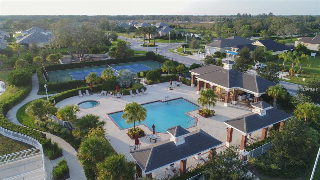 1938 CROOKED LAKE CIRCLE, BRADENTON, Florida 34211, 3 Bedrooms Bedrooms, 9 Rooms Rooms,2 BathroomsBathrooms,Residential,For sale,CROOKED LAKE,A4208524