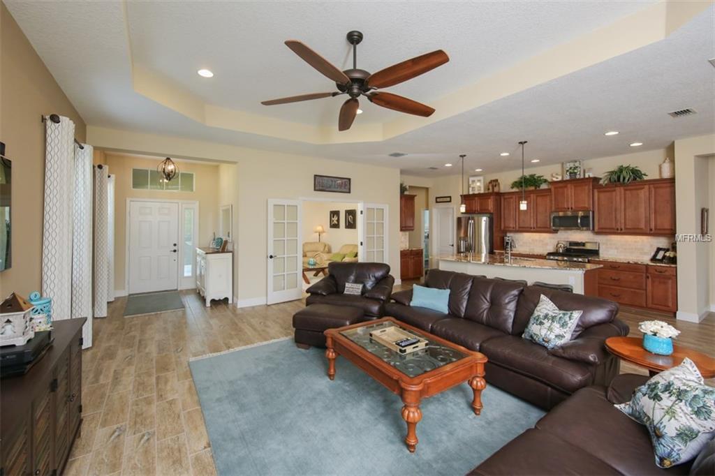 1938 CROOKED LAKE CIRCLE, BRADENTON, Florida 34211, 3 Bedrooms Bedrooms, 9 Rooms Rooms,2 BathroomsBathrooms,Residential,For sale,CROOKED LAKE,A4208524