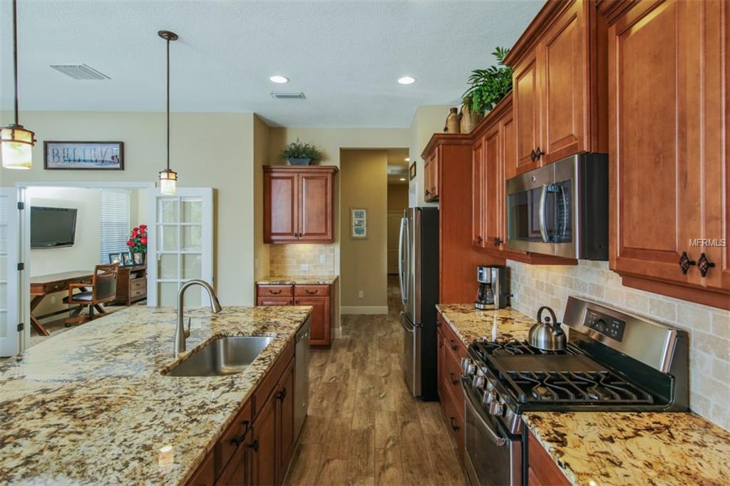 1938 CROOKED LAKE CIRCLE, BRADENTON, Florida 34211, 3 Bedrooms Bedrooms, 9 Rooms Rooms,2 BathroomsBathrooms,Residential,For sale,CROOKED LAKE,A4208524