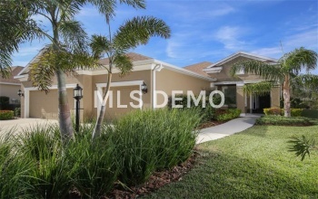 1938 CROOKED LAKE CIRCLE, BRADENTON, Florida 34211, 3 Bedrooms Bedrooms, 9 Rooms Rooms,2 BathroomsBathrooms,Residential,For sale,CROOKED LAKE,A4208524