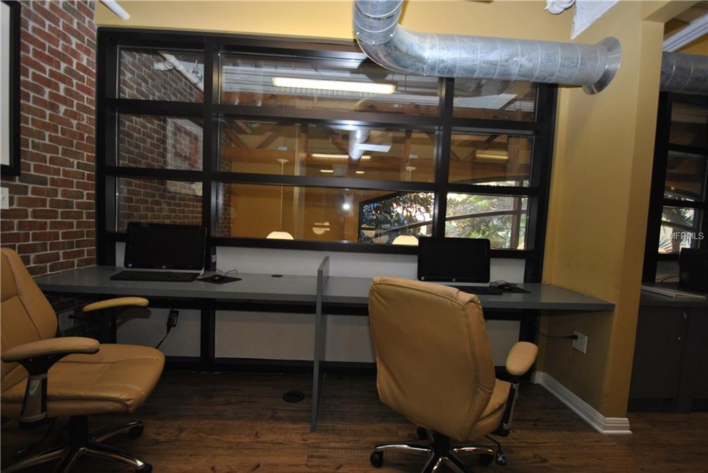 911 N ORANGE AVENUE, ORLANDO, Florida 32801, 1 Bedroom Bedrooms, 4 Rooms Rooms,1 BathroomBathrooms,Residential,For sale,ORANGE,O5560486