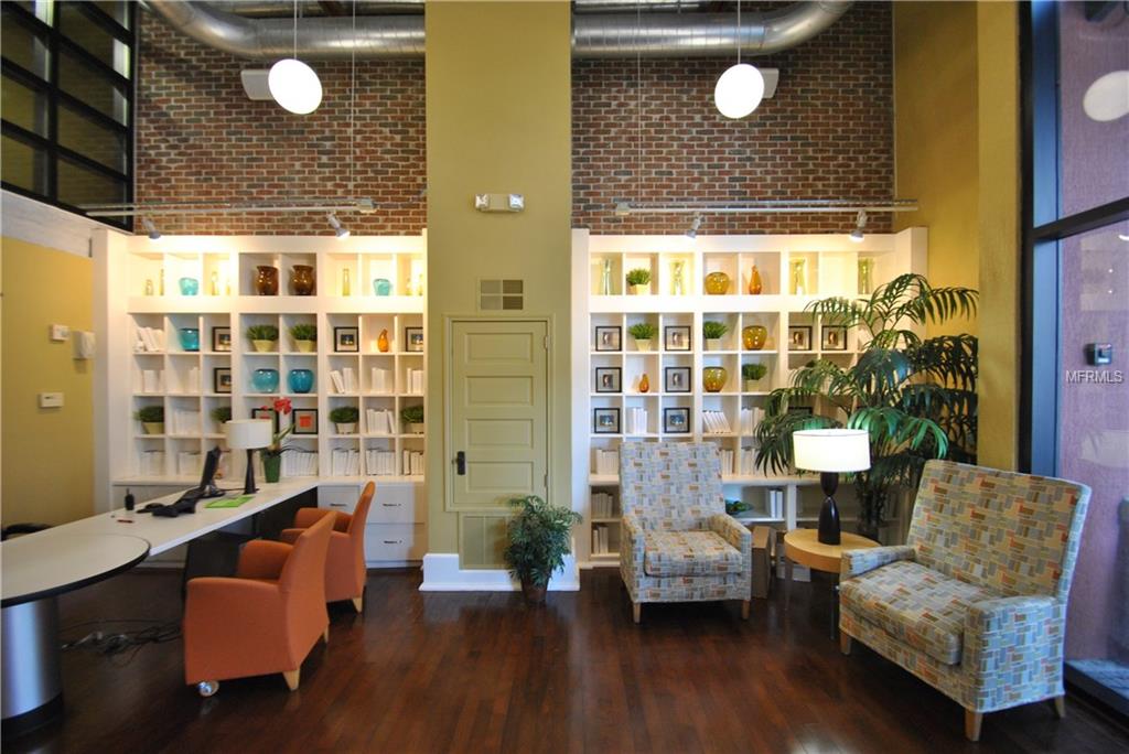 911 N ORANGE AVENUE, ORLANDO, Florida 32801, 1 Bedroom Bedrooms, 4 Rooms Rooms,1 BathroomBathrooms,Residential,For sale,ORANGE,O5560486