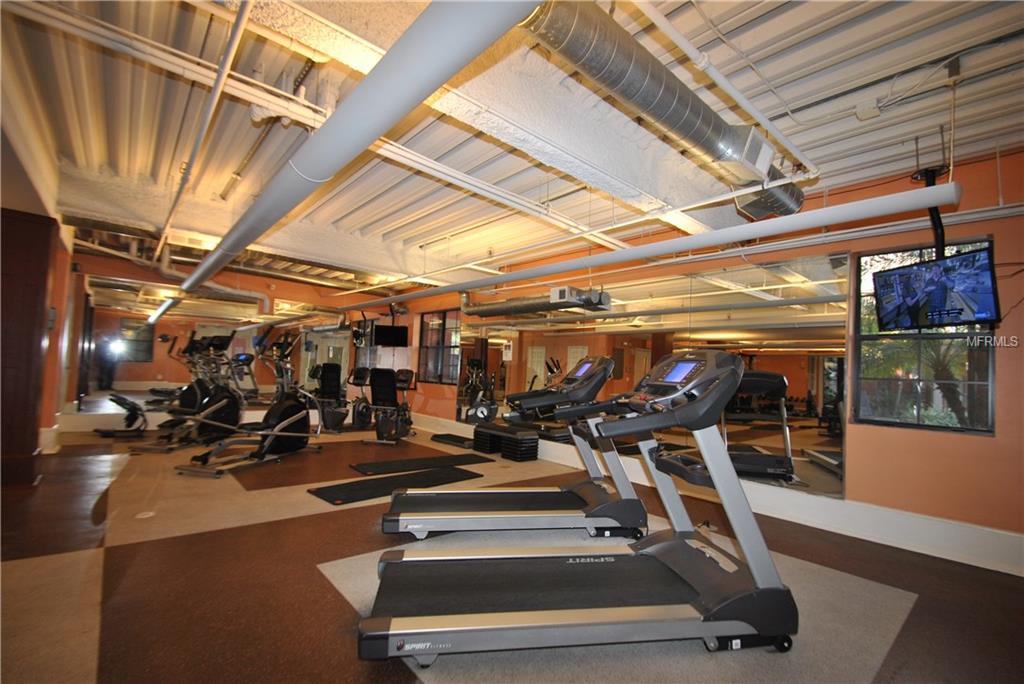 911 N ORANGE AVENUE, ORLANDO, Florida 32801, 1 Bedroom Bedrooms, 4 Rooms Rooms,1 BathroomBathrooms,Residential,For sale,ORANGE,O5560486