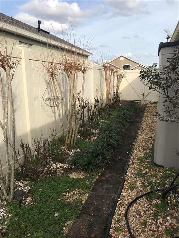 3018 TWINLEAF AVENUE, DELTONA, Florida 32725, 3 Bedrooms Bedrooms, 9 Rooms Rooms,2 BathroomsBathrooms,Residential,For sale,TWINLEAF,O5561398