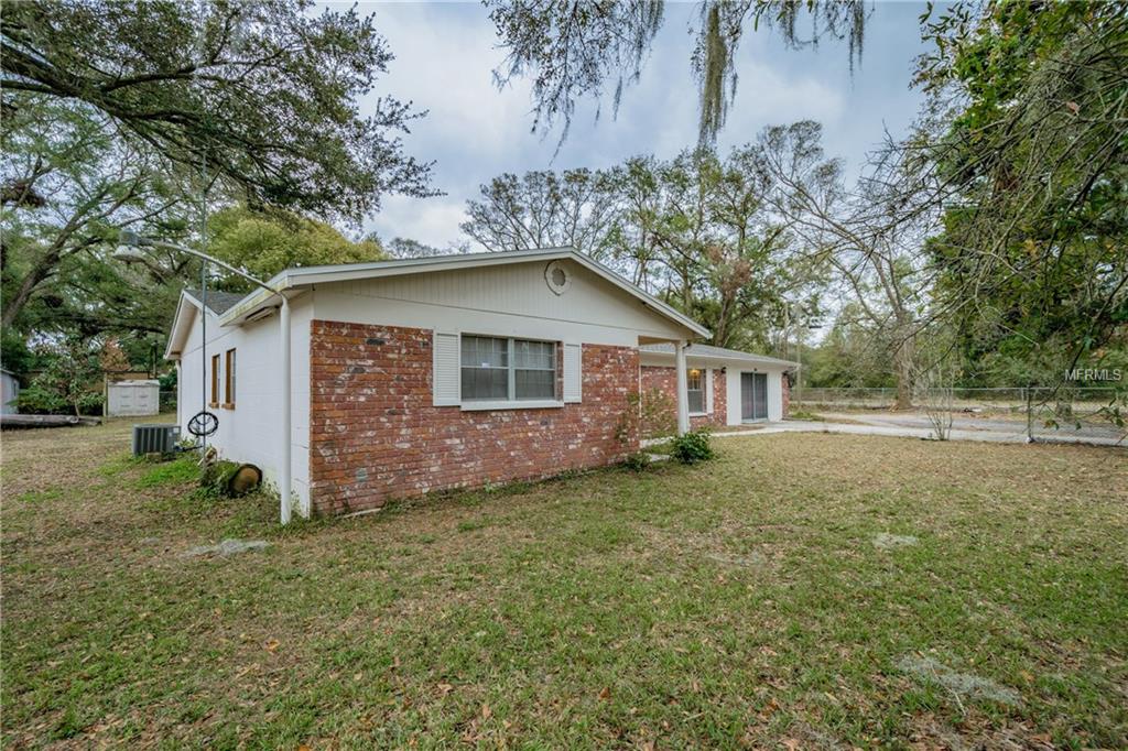 2101 RAMBLEWOOD LANE, BRANDON, Florida 33510, 3 Bedrooms Bedrooms, 3 Rooms Rooms,2 BathroomsBathrooms,Residential,For sale,RAMBLEWOOD,T2928430