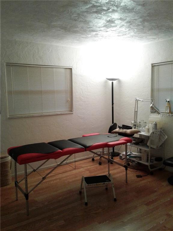 2 BRENTWOOD LANE, ENGLEWOOD, Florida 34223, 3 Bedrooms Bedrooms, 7 Rooms Rooms,2 BathroomsBathrooms,Residential,For sale,BRENTWOOD,D5920590