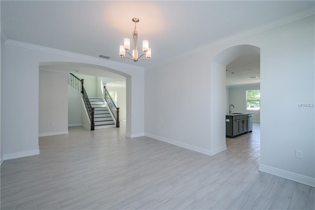 4010 W AZEELE STREET, TAMPA, Florida 33609, 5 Bedrooms Bedrooms, 8 Rooms Rooms,4 BathroomsBathrooms,Residential,For sale,AZEELE,T2911922