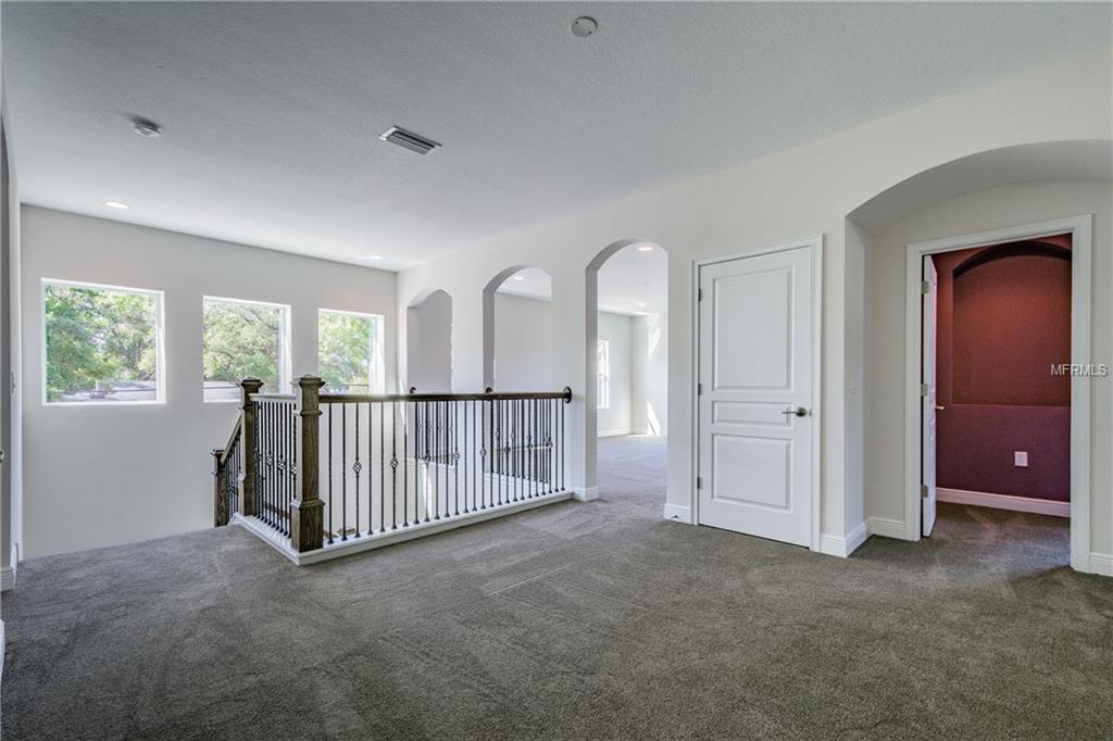 4010 W AZEELE STREET, TAMPA, Florida 33609, 5 Bedrooms Bedrooms, 8 Rooms Rooms,4 BathroomsBathrooms,Residential,For sale,AZEELE,T2911922