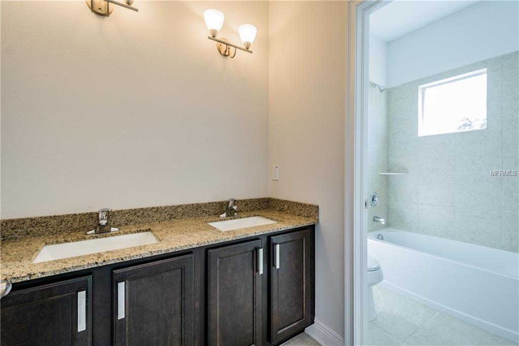 4010 W AZEELE STREET, TAMPA, Florida 33609, 5 Bedrooms Bedrooms, 8 Rooms Rooms,4 BathroomsBathrooms,Residential,For sale,AZEELE,T2911922