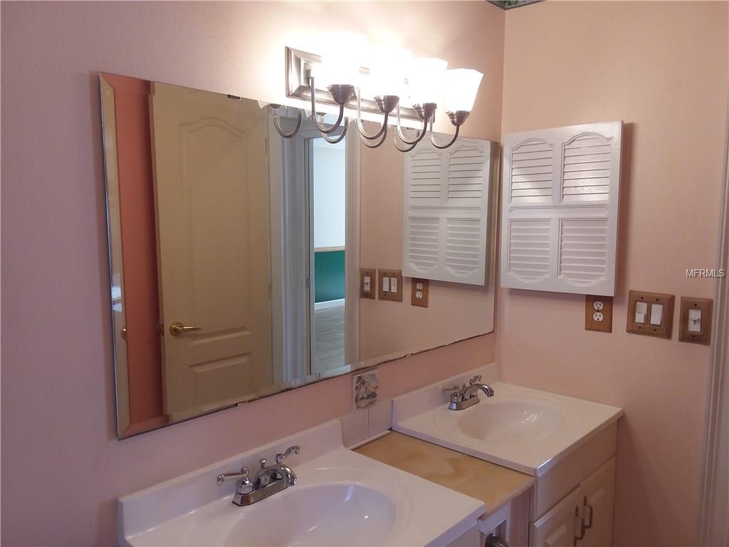 231 RUTGERS ROAD, VENICE, Florida 34293, 3 Bedrooms Bedrooms, 7 Rooms Rooms,2 BathroomsBathrooms,Residential,For sale,RUTGERS,N5915745