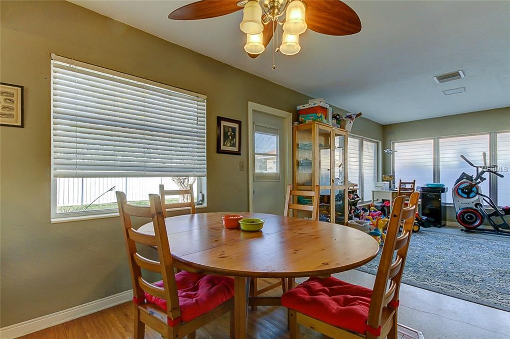 6579 RENALDO WAY S, ST PETERSBURG, Florida 33707, 2 Bedrooms Bedrooms, 5 Rooms Rooms,2 BathroomsBathrooms,Residential,For sale,RENALDO,U7844616