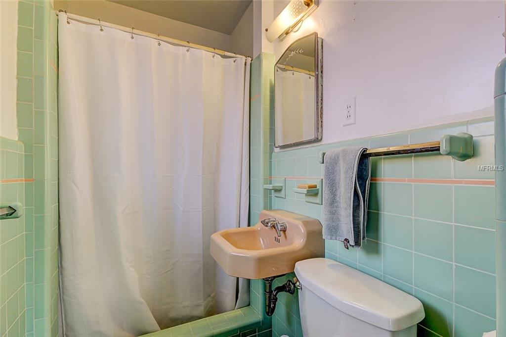 6579 RENALDO WAY S, ST PETERSBURG, Florida 33707, 2 Bedrooms Bedrooms, 5 Rooms Rooms,2 BathroomsBathrooms,Residential,For sale,RENALDO,U7844616