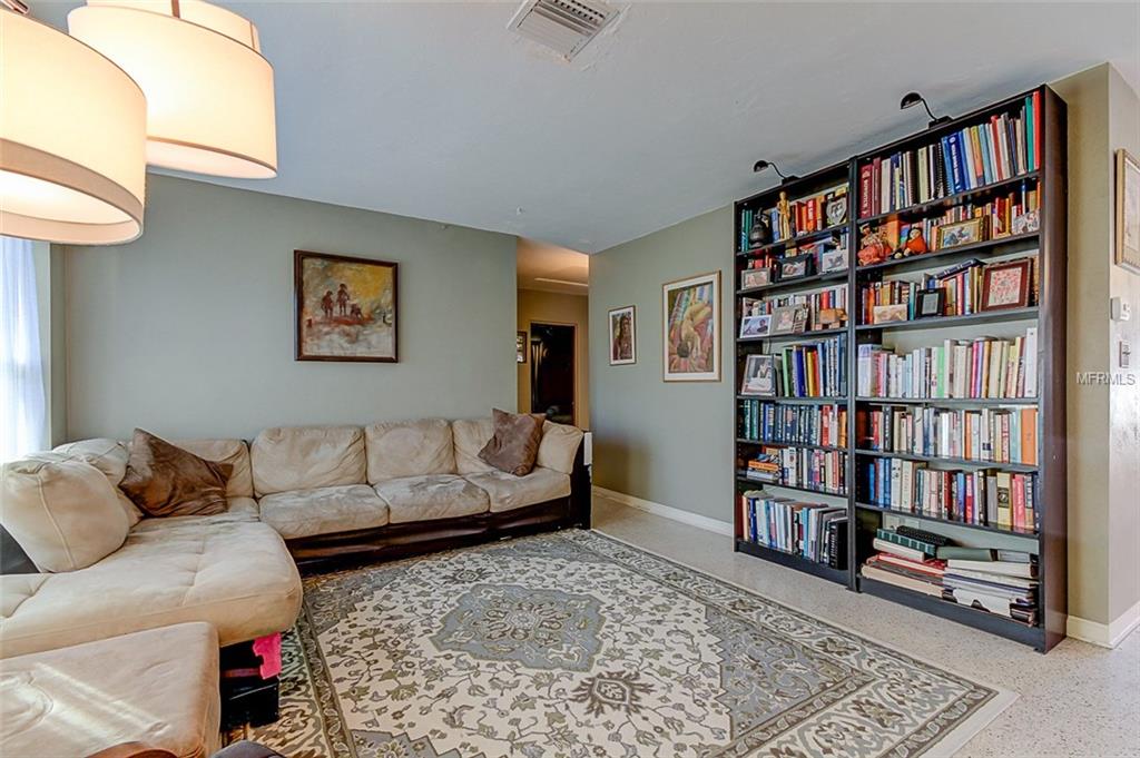 6579 RENALDO WAY S, ST PETERSBURG, Florida 33707, 2 Bedrooms Bedrooms, 5 Rooms Rooms,2 BathroomsBathrooms,Residential,For sale,RENALDO,U7844616