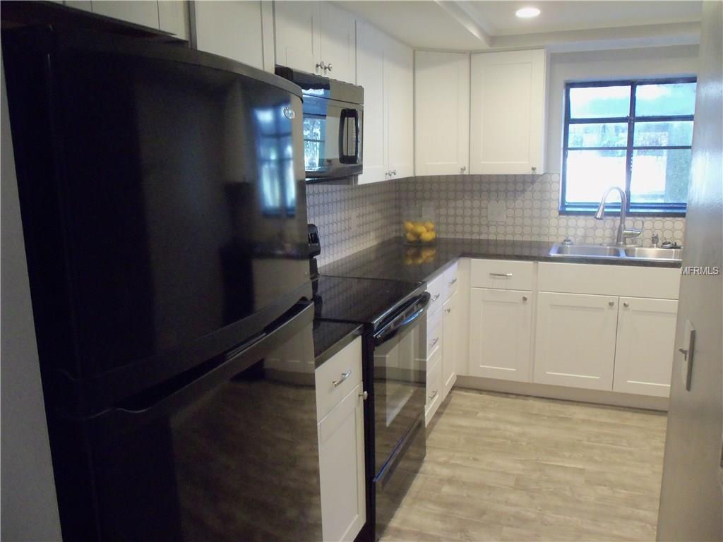 300 S FLORIDA AVENUE, TARPON SPRINGS, Florida 34689, 2 Bedrooms Bedrooms, 5 Rooms Rooms,2 BathroomsBathrooms,Residential,For sale,FLORIDA,T2924682