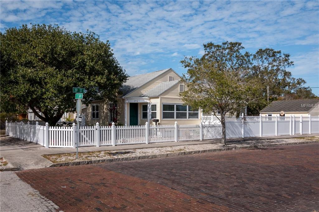 3901 1ST AVENUE N, ST PETERSBURG, Florida 33713, 3 Bedrooms Bedrooms, 5 Rooms Rooms,1 BathroomBathrooms,Residential,For sale,1ST,U7845687