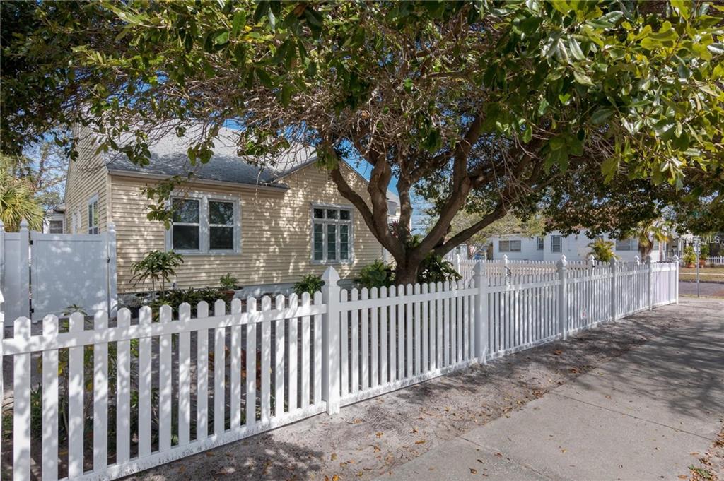 3901 1ST AVENUE N, ST PETERSBURG, Florida 33713, 3 Bedrooms Bedrooms, 5 Rooms Rooms,1 BathroomBathrooms,Residential,For sale,1ST,U7845687