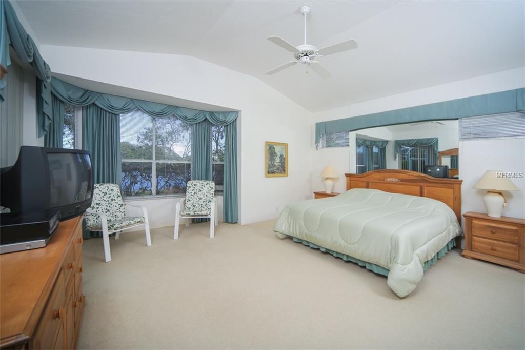 6525 BERKSHIRE PLACE, UNIVERSITY PARK, Florida 34201, 3 Bedrooms Bedrooms, 7 Rooms Rooms,2 BathroomsBathrooms,Residential,For sale,BERKSHIRE,A4209166