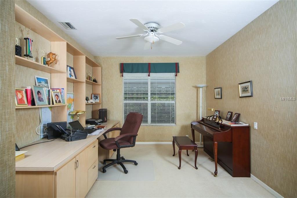 6525 BERKSHIRE PLACE, UNIVERSITY PARK, Florida 34201, 3 Bedrooms Bedrooms, 7 Rooms Rooms,2 BathroomsBathrooms,Residential,For sale,BERKSHIRE,A4209166