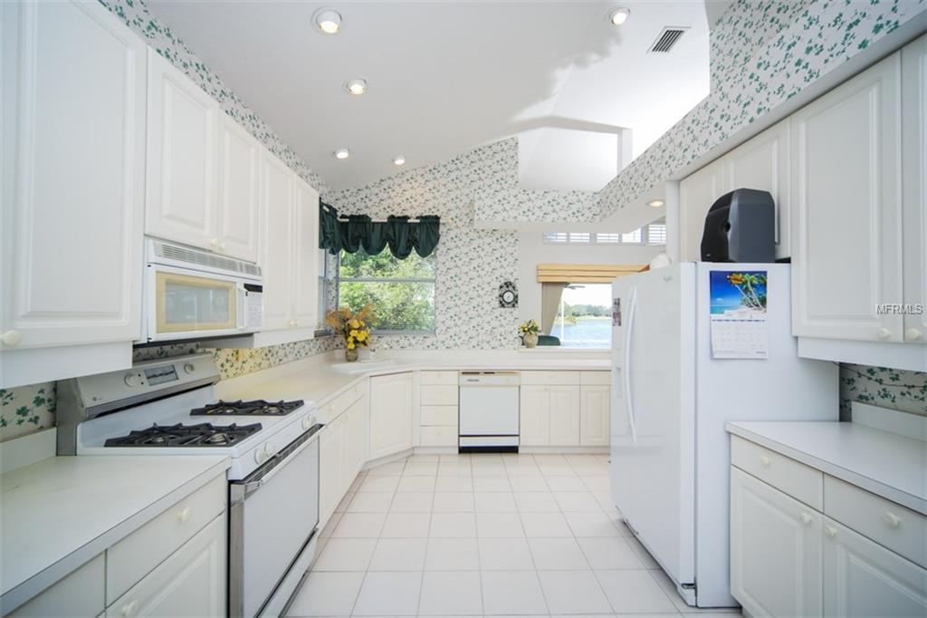 6525 BERKSHIRE PLACE, UNIVERSITY PARK, Florida 34201, 3 Bedrooms Bedrooms, 7 Rooms Rooms,2 BathroomsBathrooms,Residential,For sale,BERKSHIRE,A4209166