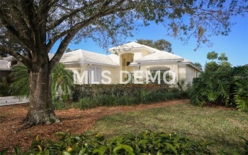 6525 BERKSHIRE PLACE, UNIVERSITY PARK, Florida 34201, 3 Bedrooms Bedrooms, 7 Rooms Rooms,2 BathroomsBathrooms,Residential,For sale,BERKSHIRE,A4209166