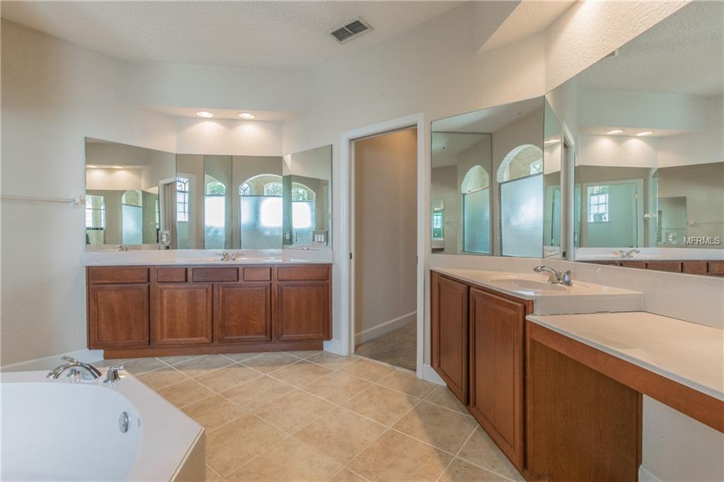 1566 WESCOTT LOOP, WINTER SPRINGS, Florida 32708, 4 Bedrooms Bedrooms, 11 Rooms Rooms,3 BathroomsBathrooms,Residential,For sale,WESCOTT,O5560832