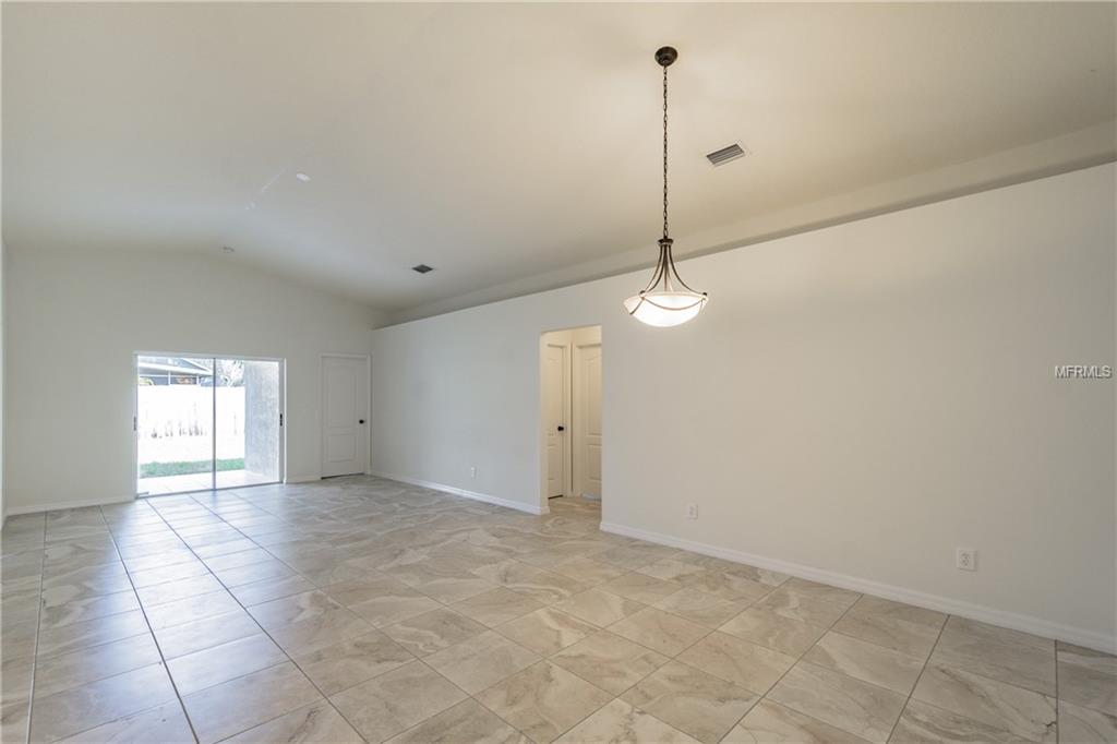 7604 WILTSHIRE PARK PLACE, APOLLO BEACH, Florida 33572, 4 Bedrooms Bedrooms, 8 Rooms Rooms,2 BathroomsBathrooms,Residential,For sale,WILTSHIRE PARK,U7847136