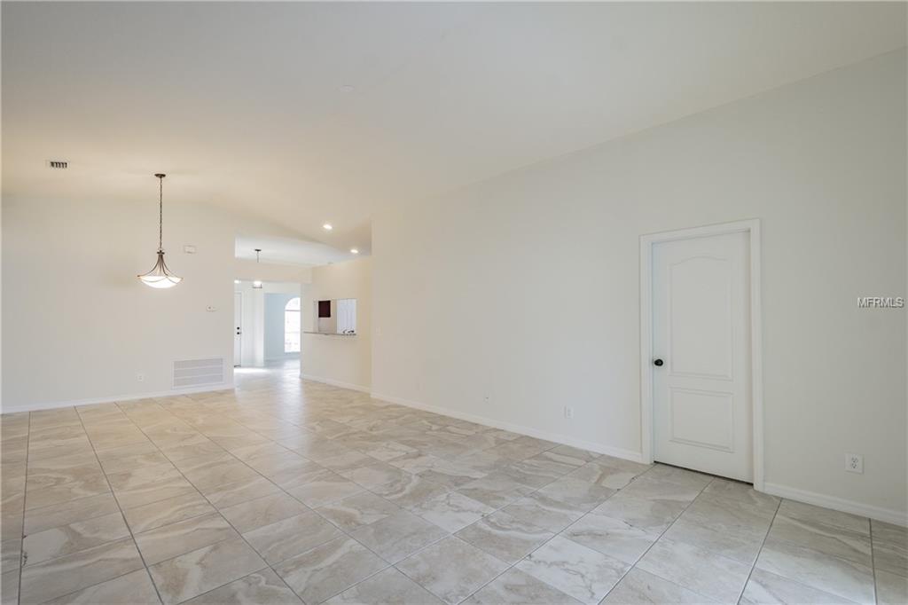 7604 WILTSHIRE PARK PLACE, APOLLO BEACH, Florida 33572, 4 Bedrooms Bedrooms, 8 Rooms Rooms,2 BathroomsBathrooms,Residential,For sale,WILTSHIRE PARK,U7847136