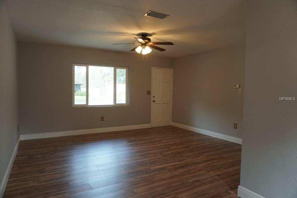 205 MIRROR DRIVE, SANFORD, Florida 32773, 3 Bedrooms Bedrooms, 7 Rooms Rooms,2 BathroomsBathrooms,Residential,For sale,MIRROR,O5561813
