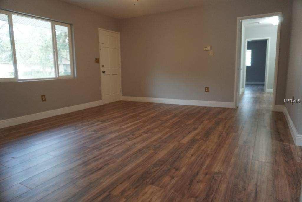 205 MIRROR DRIVE, SANFORD, Florida 32773, 3 Bedrooms Bedrooms, 7 Rooms Rooms,2 BathroomsBathrooms,Residential,For sale,MIRROR,O5561813