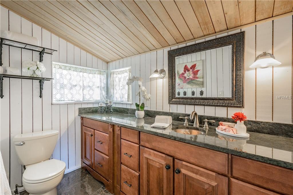 945 11TH STREET N, ST PETERSBURG, Florida 33705, 6 Bedrooms Bedrooms, 6 Rooms Rooms,3 BathroomsBathrooms,Residential,For sale,11TH,U7832608