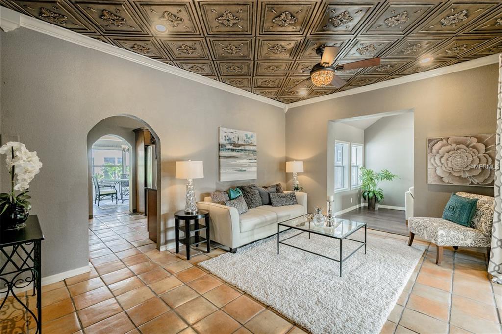 945 11TH STREET N, ST PETERSBURG, Florida 33705, 6 Bedrooms Bedrooms, 6 Rooms Rooms,3 BathroomsBathrooms,Residential,For sale,11TH,U7832608