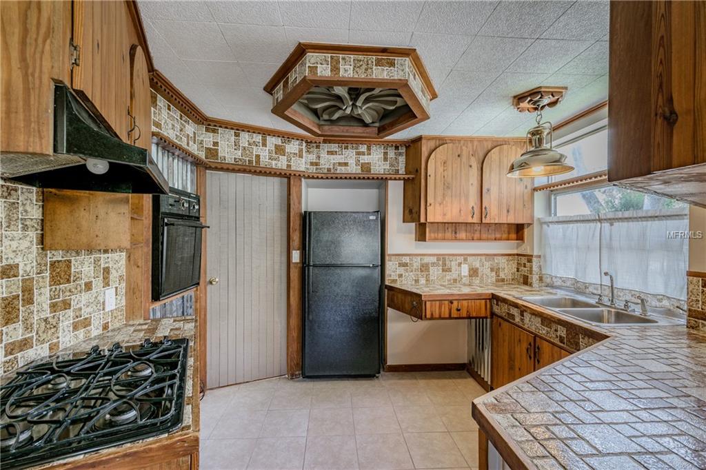 945 11TH STREET N, ST PETERSBURG, Florida 33705, 6 Bedrooms Bedrooms, 6 Rooms Rooms,3 BathroomsBathrooms,Residential,For sale,11TH,U7832608