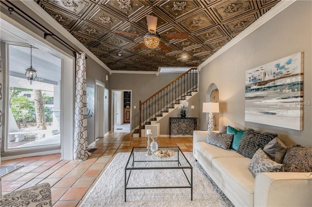 945 11TH STREET N, ST PETERSBURG, Florida 33705, 6 Bedrooms Bedrooms, 6 Rooms Rooms,3 BathroomsBathrooms,Residential,For sale,11TH,U7832608