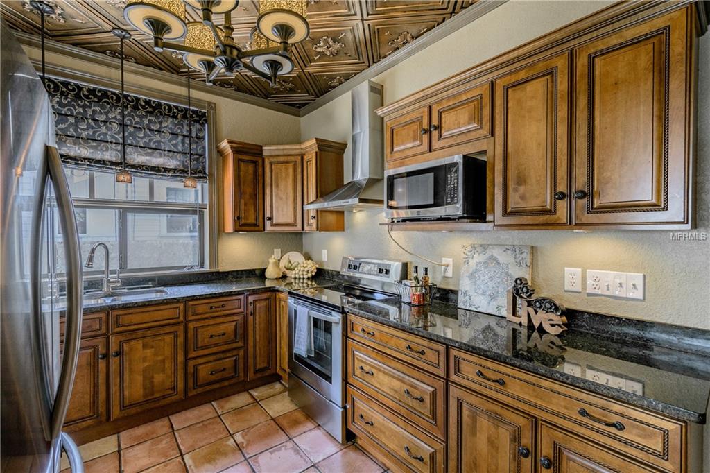 945 11TH STREET N, ST PETERSBURG, Florida 33705, 6 Bedrooms Bedrooms, 6 Rooms Rooms,3 BathroomsBathrooms,Residential,For sale,11TH,U7832608