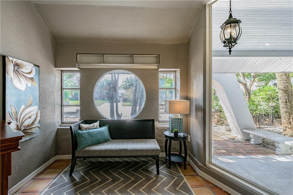 945 11TH STREET N, ST PETERSBURG, Florida 33705, 6 Bedrooms Bedrooms, 6 Rooms Rooms,3 BathroomsBathrooms,Residential,For sale,11TH,U7832608