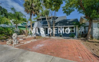 945 11TH STREET N, ST PETERSBURG, Florida 33705, 6 Bedrooms Bedrooms, 6 Rooms Rooms,3 BathroomsBathrooms,Residential,For sale,11TH,U7832608