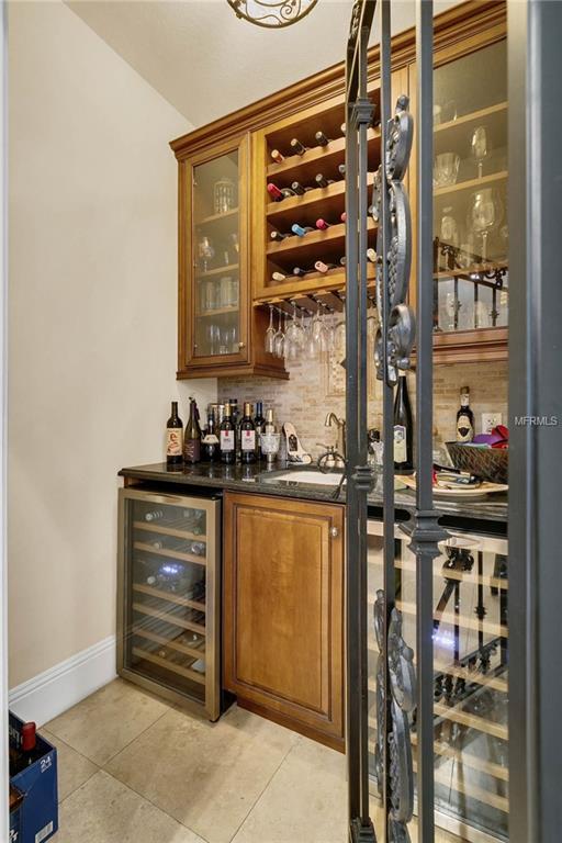 384 RACCOON STREET, LAKE MARY, Florida 32746, 6 Bedrooms Bedrooms, 11 Rooms Rooms,5 BathroomsBathrooms,Residential,For sale,RACCOON,O5541341