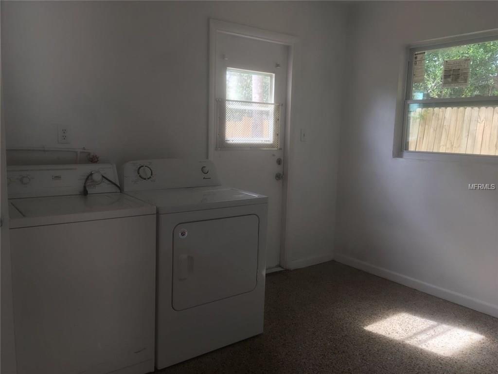 900 MALONE DRIVE, ORLANDO, Florida 32810, 3 Bedrooms Bedrooms, 6 Rooms Rooms,2 BathroomsBathrooms,Residential,For sale,MALONE,S4855768