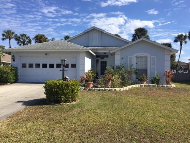 6933 43RD COURT E, SARASOTA, Florida 34243, 3 Bedrooms Bedrooms, 8 Rooms Rooms,2 BathroomsBathrooms,Residential,For sale,43RD,A4207717